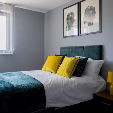 Pahuna Ghar Birmigham City 2 Bedroom Apartment- Short To Mid Term Let-Free Secure Parking Birmingham Exterior foto